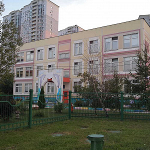 Средняя общеобразовательная школа №1492 с дошкольным отделением Адмирала Лазарева, 61 к1